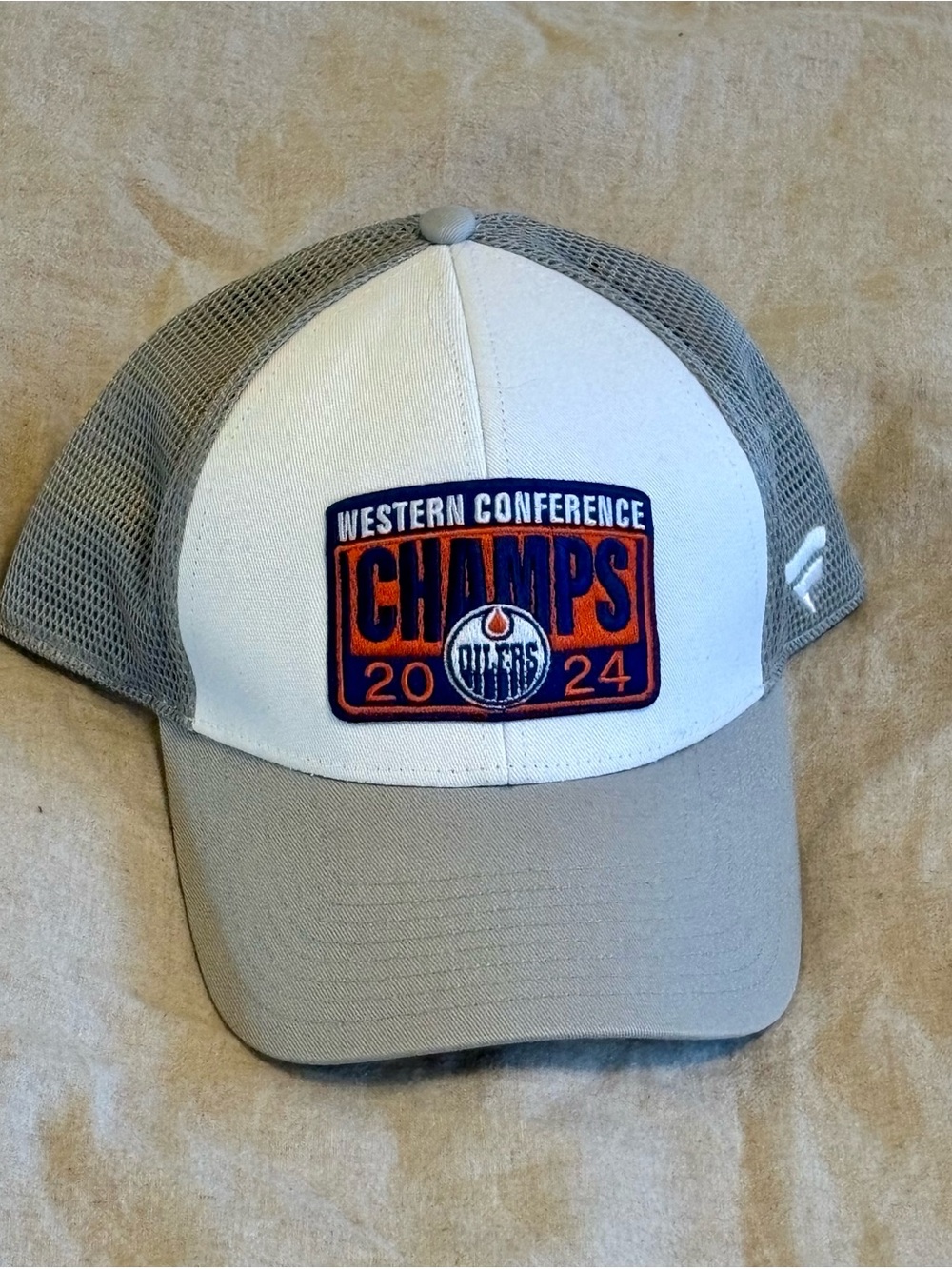 Edmonton Oilers White and Gray 2024 Western Conference Champs Trucker Hat